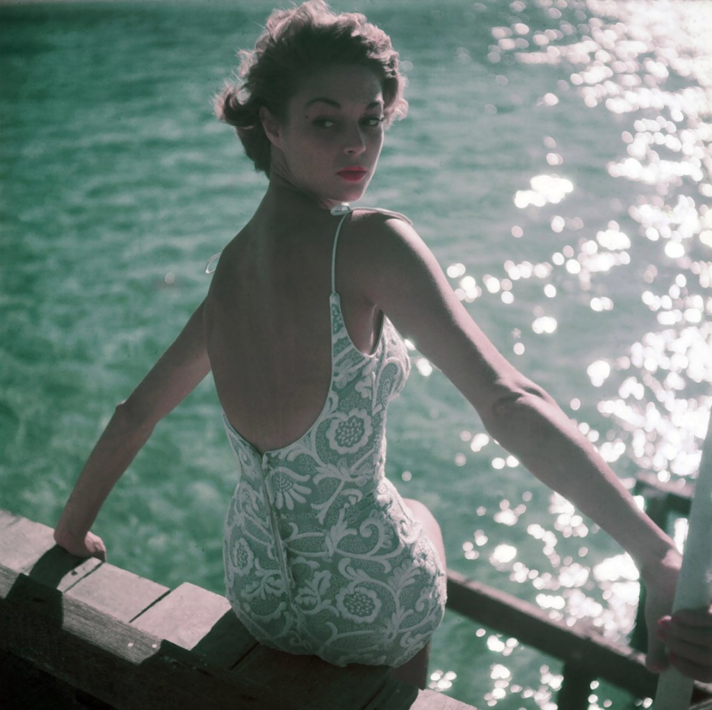 jean-patchett-bathing-suits-in-vogue-1950-clifford-coffin